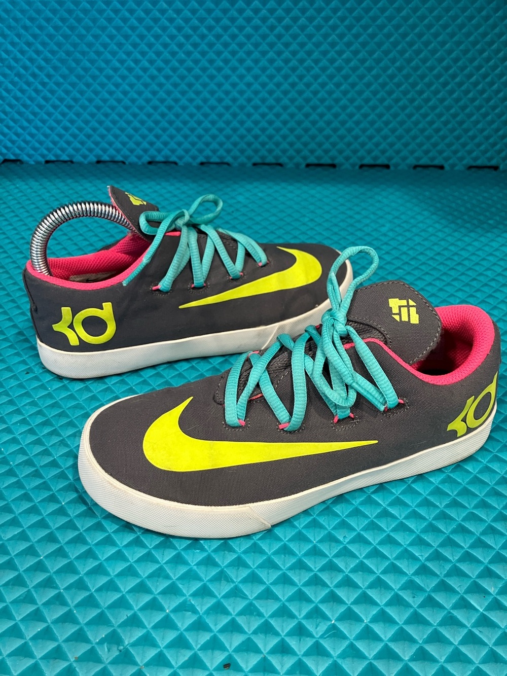 NIKE Kids Unisex KD Vulc youth sneakers | 3Y